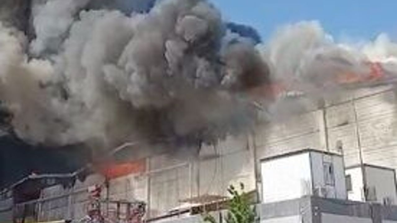 Gaziantep’te tekstil fabrikasında dev yangın! Çok sayıda sağ