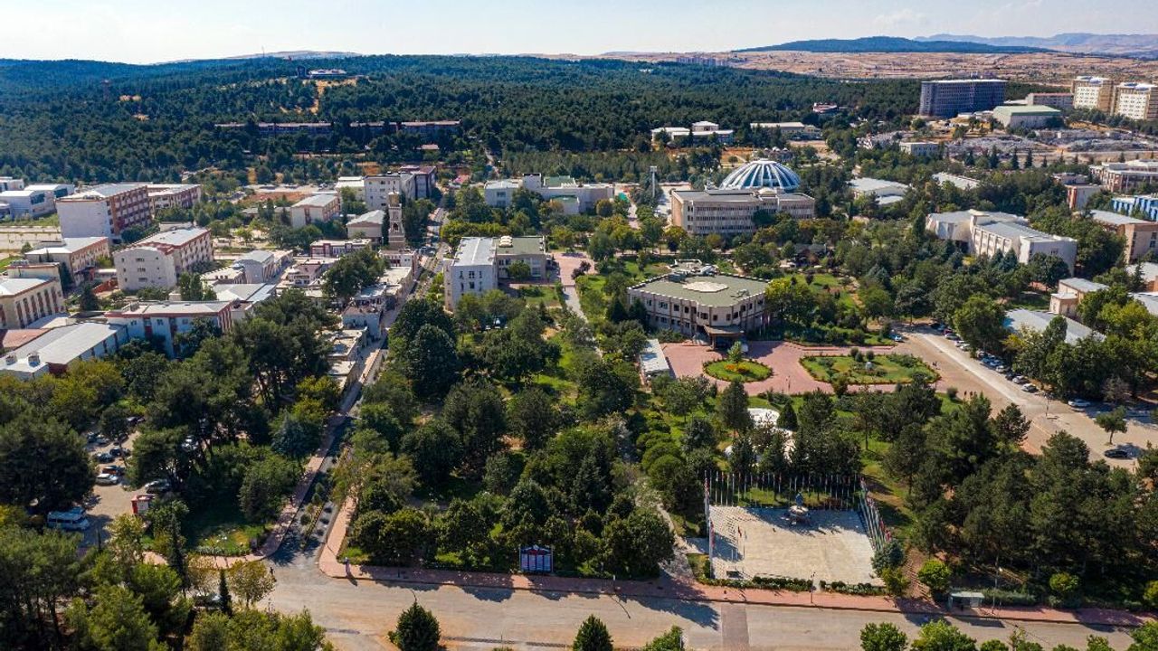 GAÜN, Dünyanın en iyi üniversiteleri arasında yer 