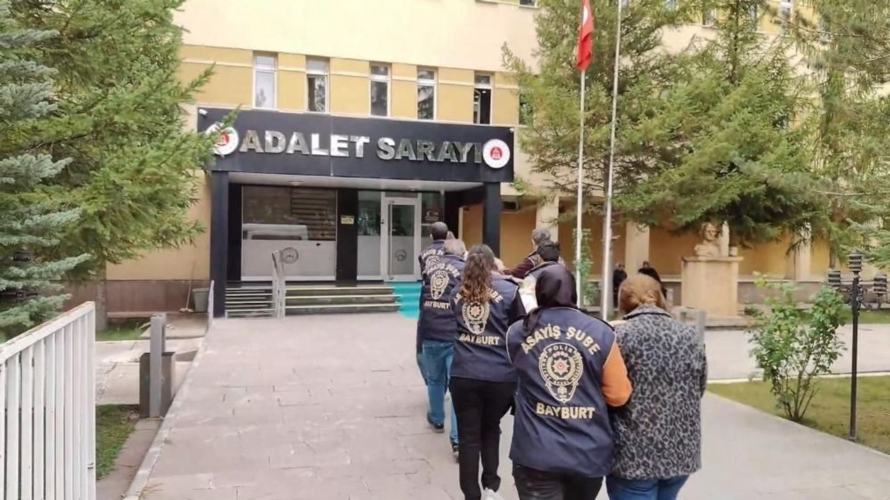 Bayburt’ta 130 bin liralık dolandırıcılık yapmışlardı! Gaziantep’te yakalandılar…