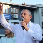 Özgür Özel'den peş peşe gaflar: Eski partisi CHP dedi, ardından İYİ Parti dedi