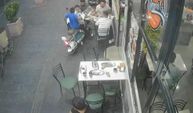 Gaziantep’te elektrikli bisiklet yemek yiyenlerin arasına daldı! Video haber...