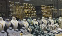 Altındaki sert düşüş vatandaşı küstürdü! Yatırımcı beklemede…