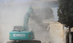 Kilis'te hasarlı okullar yıkılıyor!