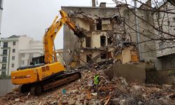 Gaziantep'te yıkım rezaleti! 2 aydır bir bina yıkılamadı..