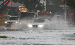 İstanbul sular altında kaldı: 2 ölü