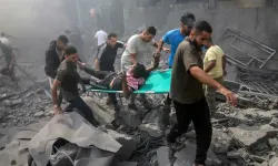 Siyonist rejim, Kudüs Hastanesi'nin çevresini bombalamayı sürdürüyor
