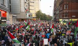 İngiltere’de büyük Filistin’e destek protestosu