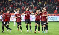Gaziantep FK, Çaykur Rizespor engelini 2-0’lık skorla aştı