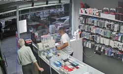 Otomobilin üzerine öyle bir şey düştü ki... Görenler inanamadı