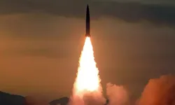 İran, İsrail’deki 80 askeri nokta ve Hayfa’daki rafineriyi hedef aldı