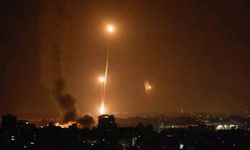 Hamas yeni yılı İsrail'i bombalayarak karşıladı!