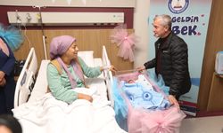 Tahmazoğlu’ndan yılın ilk bebeğine özel ziyaret