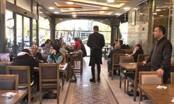 Gaziantep’te 60 yıllık usta 10 torunuyla binlerce kişiyi ağırlıyor