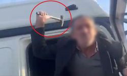 Şok eden görüntüler: Trafikte tartıştığı kişiye çekiçle saldırdı