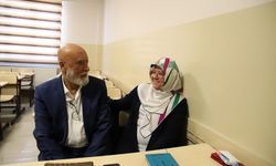 Emekli Çiftten Dil Öğrenmede Örnek Davranış!