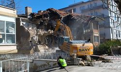 CHP’nin Eski İl Binası Yıkılıyor