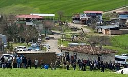 Oy verme sırasında silahlı çatışma! Çok sayıda ölü ve yaralı var