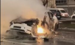 Kazada Savrulan Elektrikli Otomobil Alev Alev Yandı