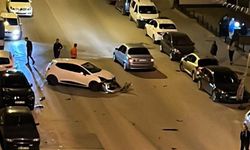3 Aracın Karıştığı Kaza Güvenlik Kamerasına Yansıdı