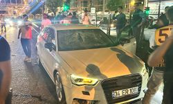 Otomobil Yayalara Çarptı: Bir Bebek, 3 Kadın Ağır Yaralandı