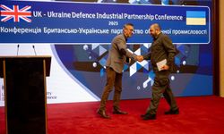 İngiltere İle Ukrayna Arasında Savunma Ve Ticaret Anlaşması