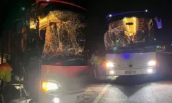 Yolcu Otobüsü Tıra Çarptı: Çok Sayıda Yaralı Var