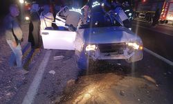 Gaziantep'te Traktör Römorkuna Otomobil Çarptı