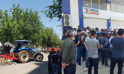 Çiftçilerden Yol Kapama Eylemi! İşte Nedeni