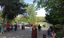 Gaziantep Hayvanat Bahçesi 19 Mayıs’ta Doldu Taştı