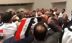 Irak Meclisi’nde Milletvekilleri Birbirine Girdi