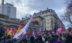 Fransa'da Aşırı Sağ Protesto Edildi