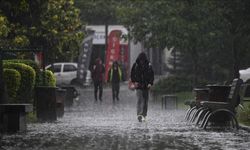 Meteoroloji Saat Verdi Ve Gök Gürültülü Sağanak Uyarısı Yaptı