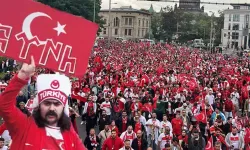 Türk Taraftarlar Leipzig'i Kırmızı-Beyaza Boyadı!