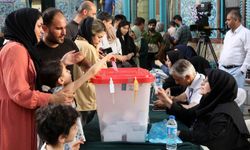 İran’da Oy Verme İşlemi 2 Saat Daha Uzatıldı