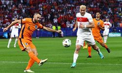 Türkiye-Hollanda Maçında İlk Yarı Sona Erdi. Türkiye Finale Yürüyor!