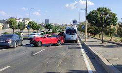 Gaziantep’te Trafik Kazası! İki Araç Birbirine Girdi