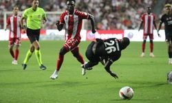 Trendyol Süper Lig: Samsunspor: 0 - Beşiktaş: 2 (İlk yarı)