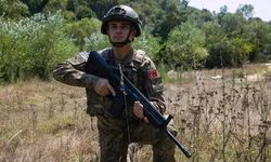 Türk askerinden Kosova-Sırbistan sınırında devriye