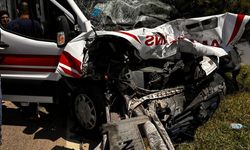 Gaziantep'te ambulans tankere çarptı 3 yaralı