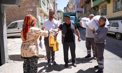 Şehitkamil’den 1 günde 2 bin aileye gıda desteği