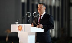 Kırgızistan Cumhurbaşkanı Caparov, meclisleri feshetti