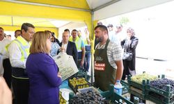 Başkan Şahin Pazar Yeri’nden alışveriş yaptı