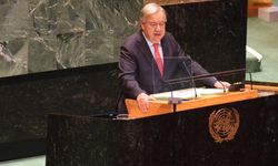 Guterres: “Lübnan uçurumun kenarındadır”