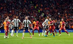 Galatasaray'da Milli futbolcu cezalı duruma düştü!