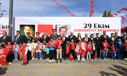 Cumhuriyetin 101. yılı Gaziantep'te coşkuyla kutlandı