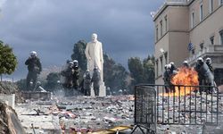 Yunanistan'da düzenlenen gösterilerde polis ve protestocular arasında arbede çıktı