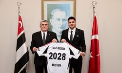 Beşiktaş, Mustafa Erhan Hekimoğlu İle Yeni Sözleşme İmzaladı