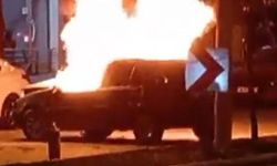 Gaziantep'te Kaza Sonrası Alev Alan Otomobil Kullanılamaz Hale Geldi