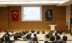 HKÜ’de “Hastane yapılarında mimari yaklaşımlar” semineri düzenlendi