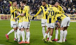 Fenerbahçe, ligde puan farkını 4'e indirdi